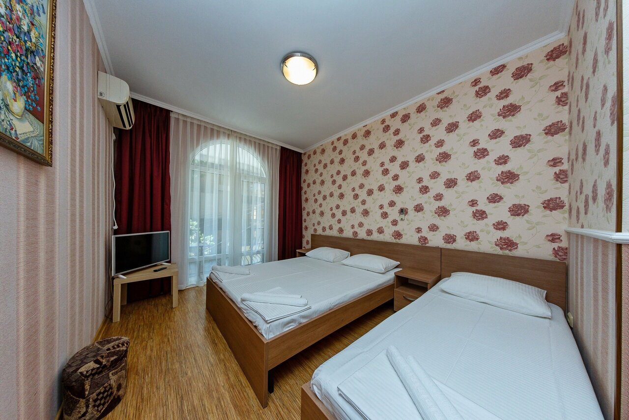 Гостиница Ирина Лоо