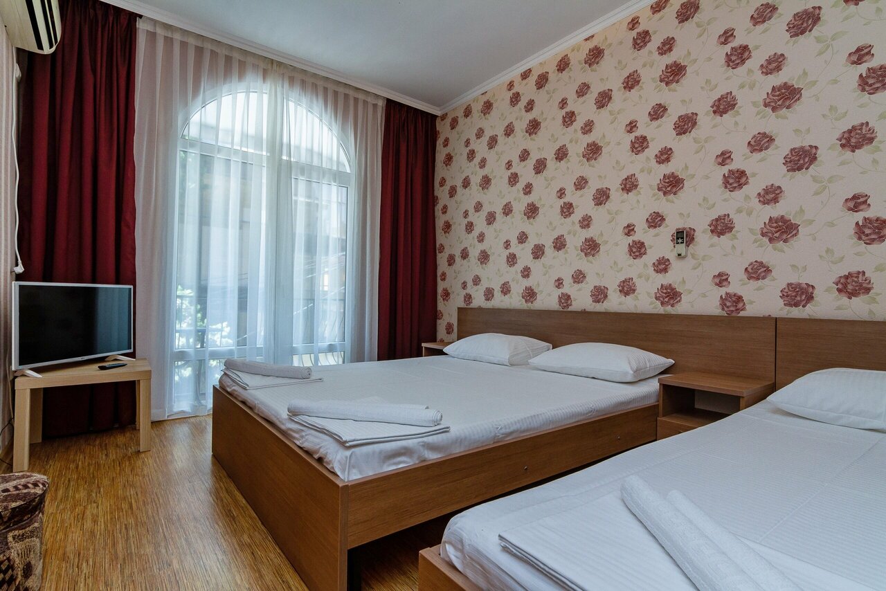 Гостиница Ирина Лоо